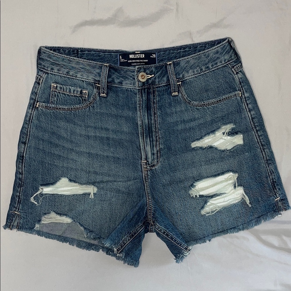 Hollister Ultra High Rise 90s Ripped Shorts 5 inch inseam